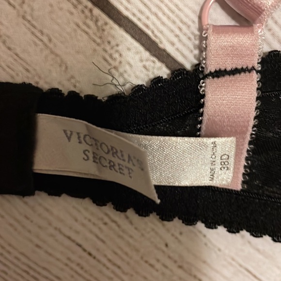 EUC Vintage Victoria’s Secret bra - size 38D​​ - Picture 5 of 7
